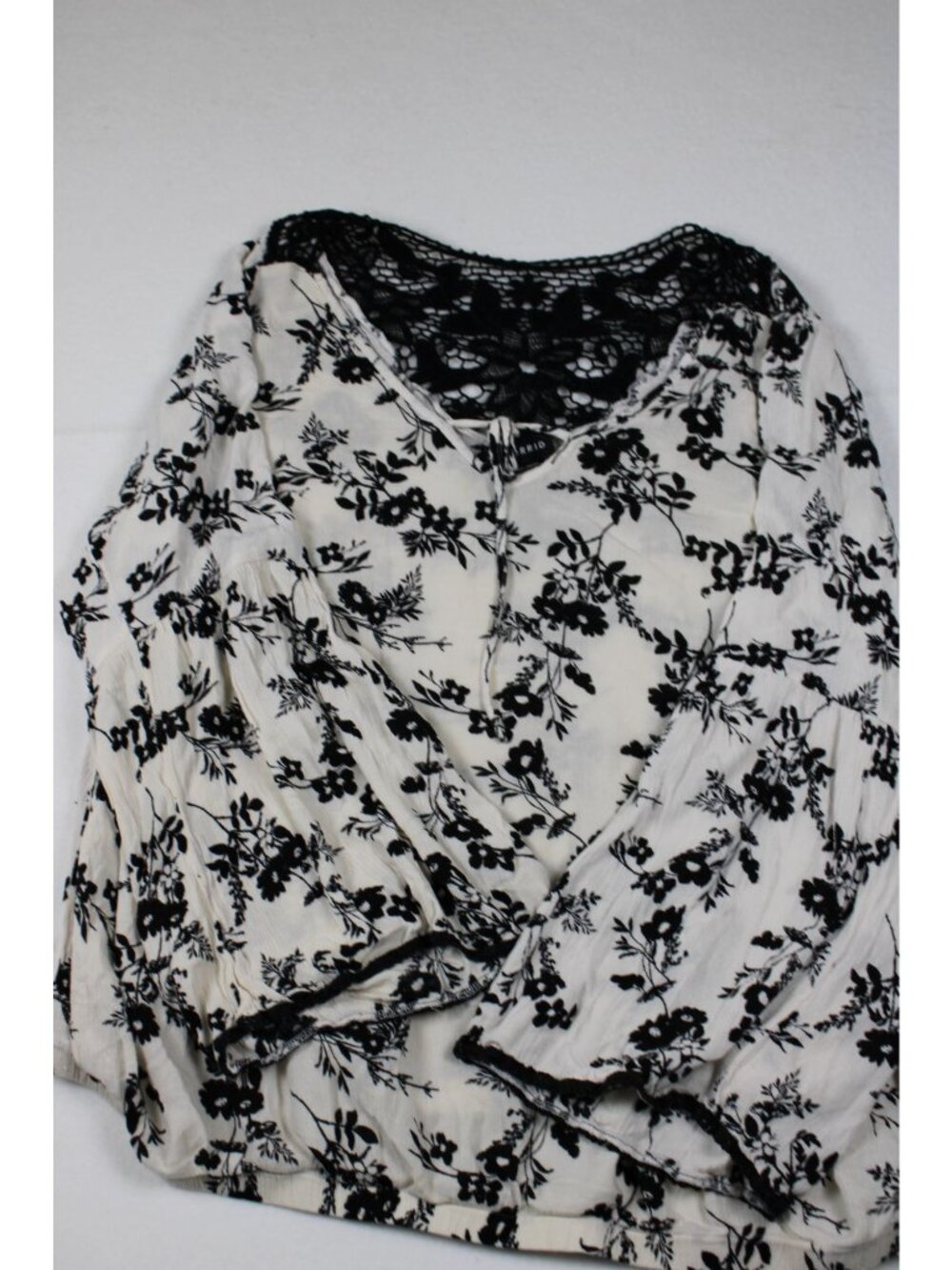 Torrid Womens Floral Lace Trim Blouse Size 3